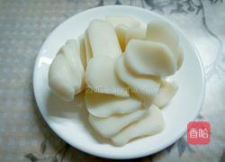 白菜汤年糕的做法图解2
