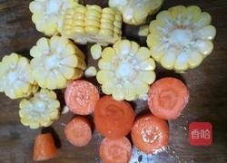 玉米胡萝卜炖排骨的做法图解2