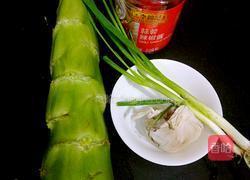 凉拌莴笋丝的做法图解2