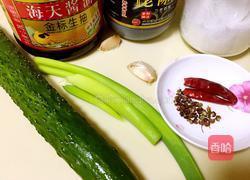 蓑衣黄瓜的做法图解1