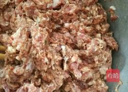 炸肉丸子的做法图解1