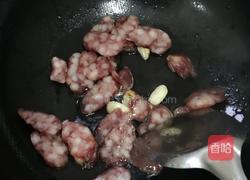 腊肠炒荷兰豆的做法图解3