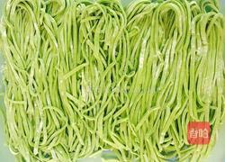 菠菜臊子干拌面的做法图解1