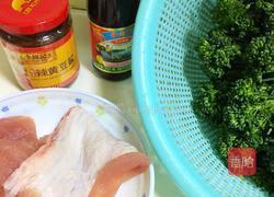 脆肉爆炒西兰花的做法图解1