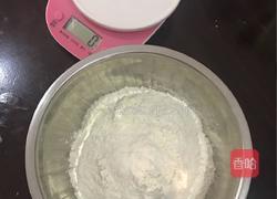 糖霜芝麻果子的做法图解1