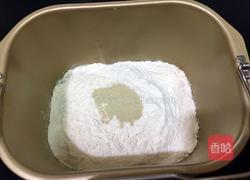 火腿肠面包的做法图解2