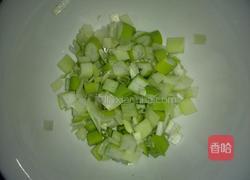 潍坊葱油面的做法图解1