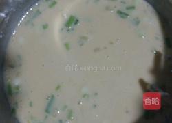 葱花鸡蛋薄饼的做法图解3