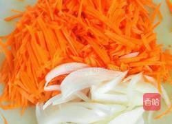 羊肉胡萝卜水饺的做法图解1