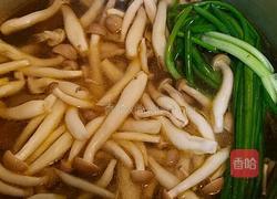 当归菌菇煮鸡的做法图解4