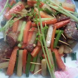 美丽酸菜串炒腊肉的做法[图]