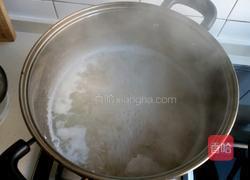 燕麦香蕉果仁粥的做法图解2