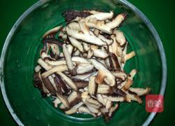 香菇脆豆腐粥的做法图解1