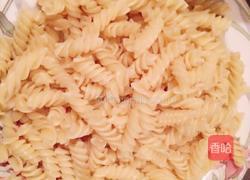 黑胡椒牛柳炒意面的做法图解1