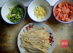 金针菇火腿的做法图解1