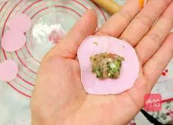 Illustration of how to make dragon fruit dumplings 8