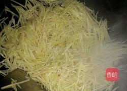 土豆丝炒饭的做法图解1