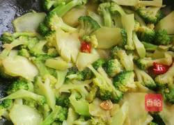 素炒西蓝花的做法图解7