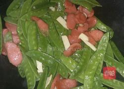 荷兰豆炒香肠的做法图解5