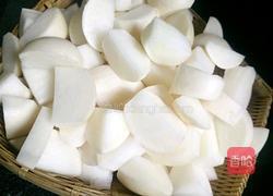 白萝卜炖腊猪脚的做法图解4