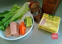 红肠芝士三明治的做法图解1