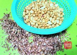 花生蔓越莓牛扎糖的做法图解1