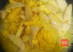 杏鲍菇炒鸡蛋的做法图解7