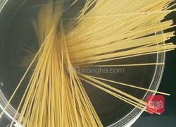 火腿炒意面的做法图解4