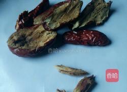 红枣桂圆小米粥的做法图解2