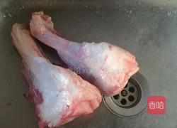 大骨炖萝卜的做法图解1