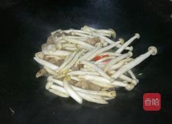 海鲜菇炒椒的做法图解5