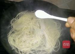 椒丝肉片炒面的做法图解6