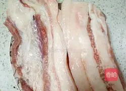 Illustration of how to make twice-cooked pork with pickles and garlic sprouts 2