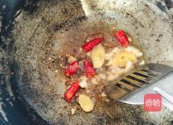 羊肉炒蒜薹的做法图解5