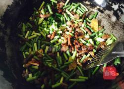 羊肉炒蒜薹的做法图解6