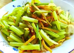 家常炒芹菜