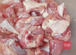 青椒栗子鸡的做法图解2