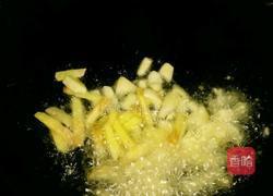 辣椒炒小鱼干的做法图解4