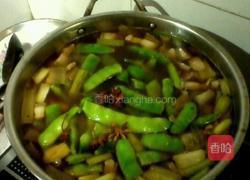 五花肉炖双豆(土豆豆角)的做法图解7