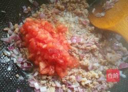 肉酱番茄意面的做法图解3