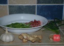 腊肠荷兰豆的做法图解1