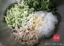 凉拌黄瓜粉丝金针菇的做法图解8