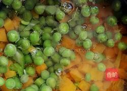 五彩鸡丁的做法图解3