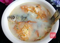 鲫鱼荷包蛋汤的做法图解11