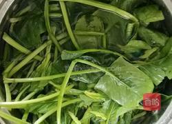 虾子酱靓拌菠菜的做法图解1