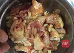 板栗焖鸡的做法图解2