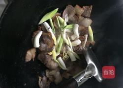 榨菜头炒腊肉的做法图解2