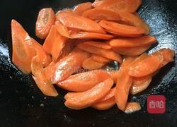 胡萝卜炒肉的做法图解1