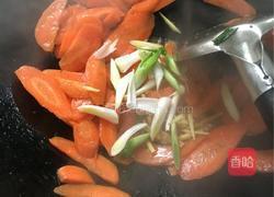 胡萝卜炒肉的做法图解2