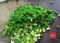 蒜叶炒鸡蛋的做法图解1